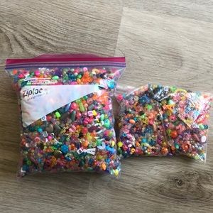 10,000 ASSORTED BEADS